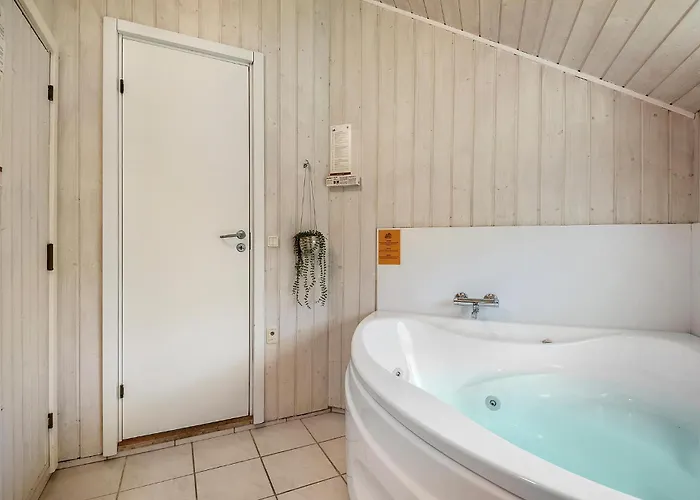 בית נופש Beautiful In With Sauna Hemmet